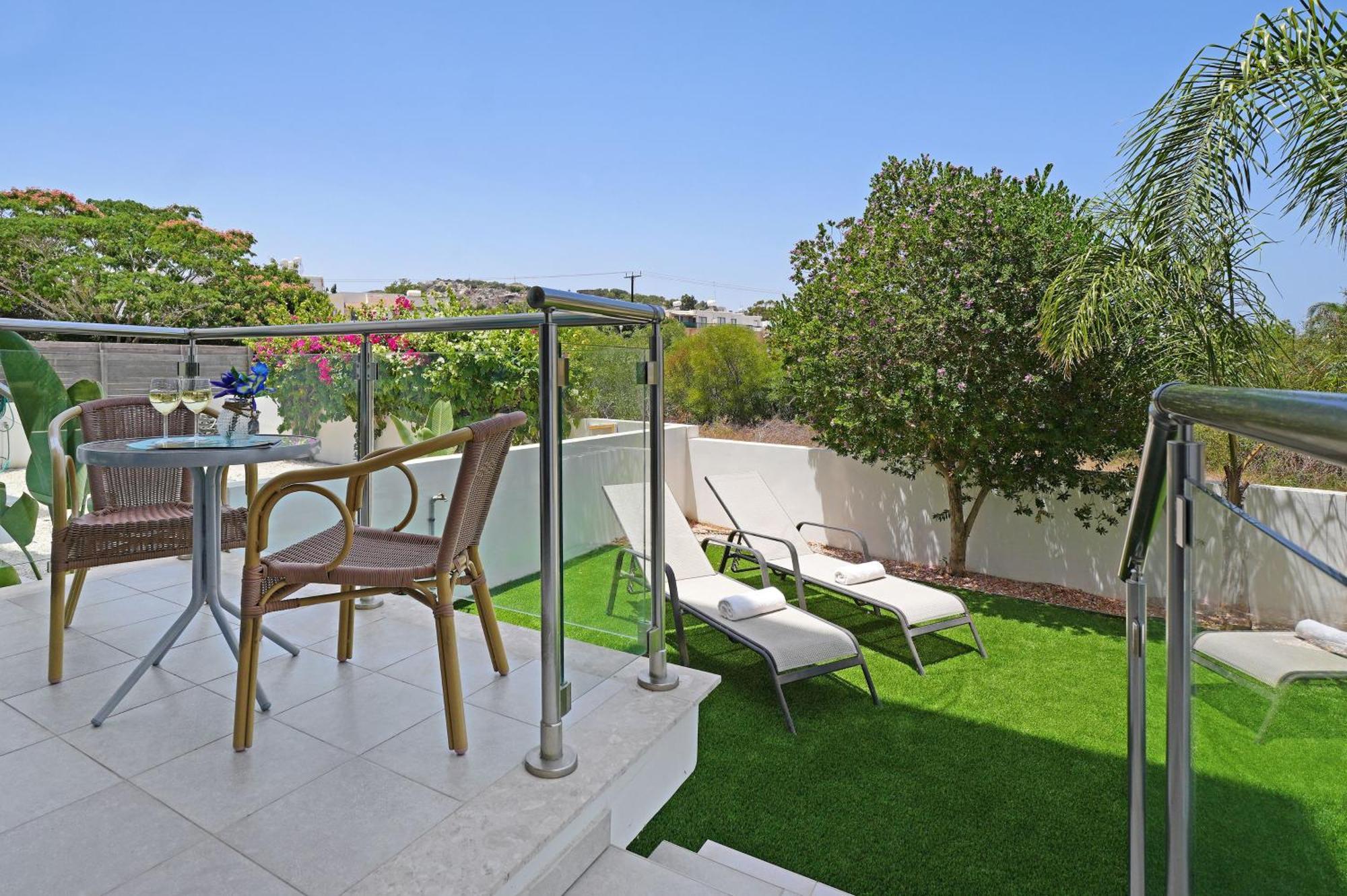 Meryl - Coralli Beachfront Apartment Protaras Exterior foto
